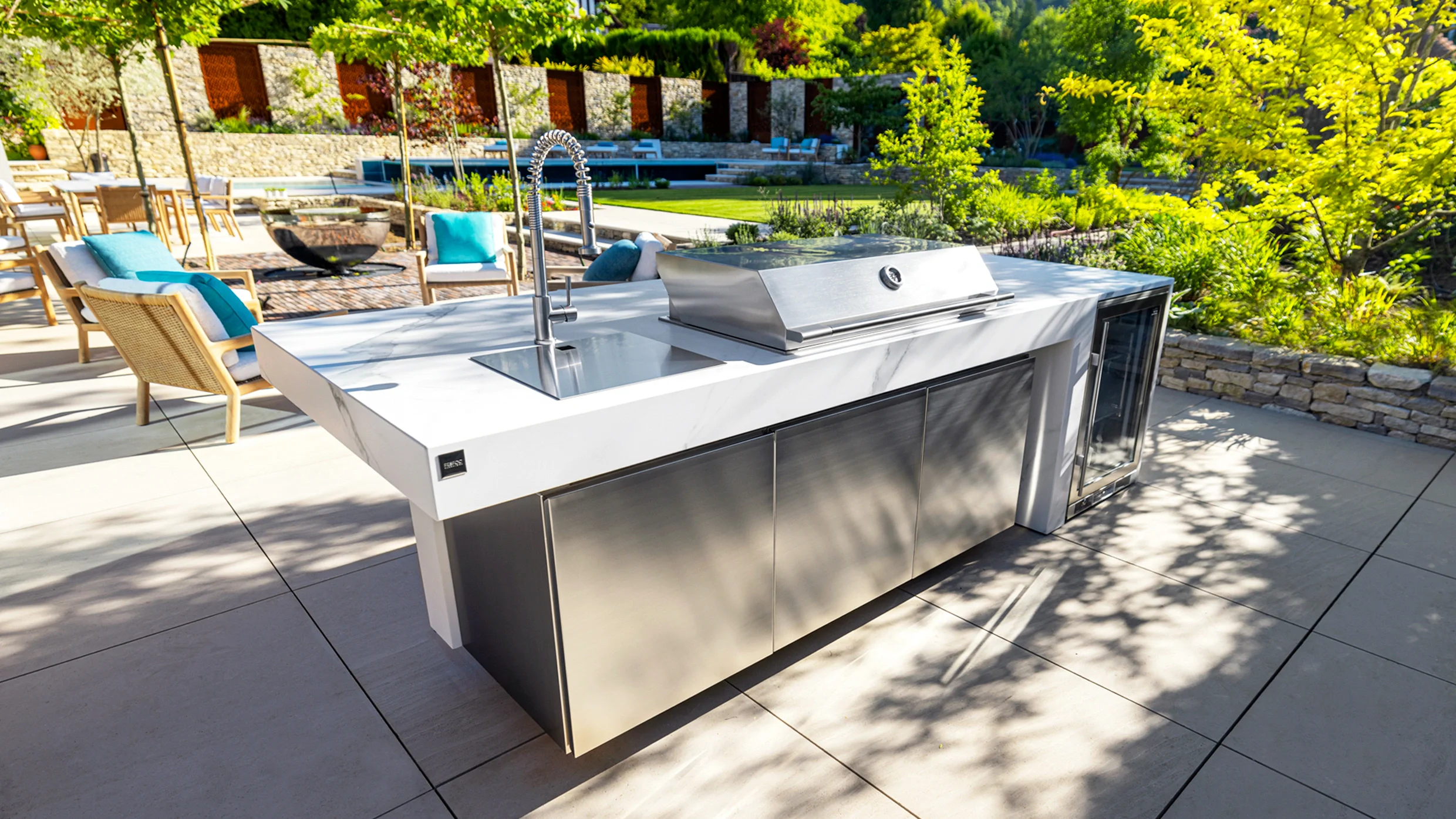 outdoor kitchen with bbq