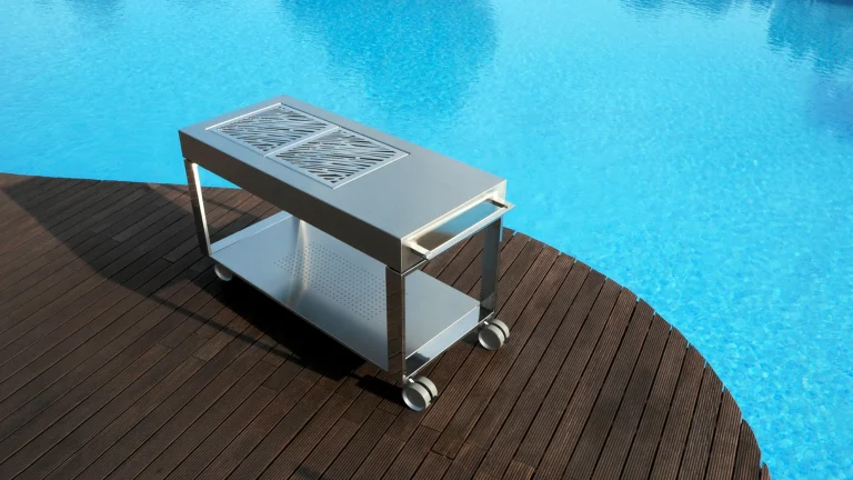 outdoor charcoal grill