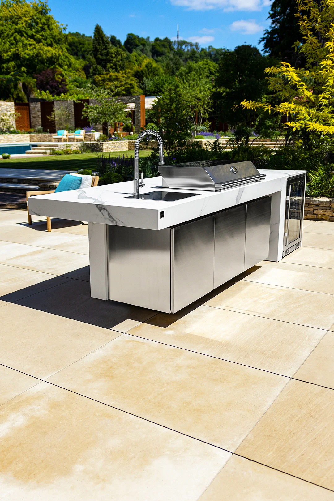 outdoor luxury kitchen