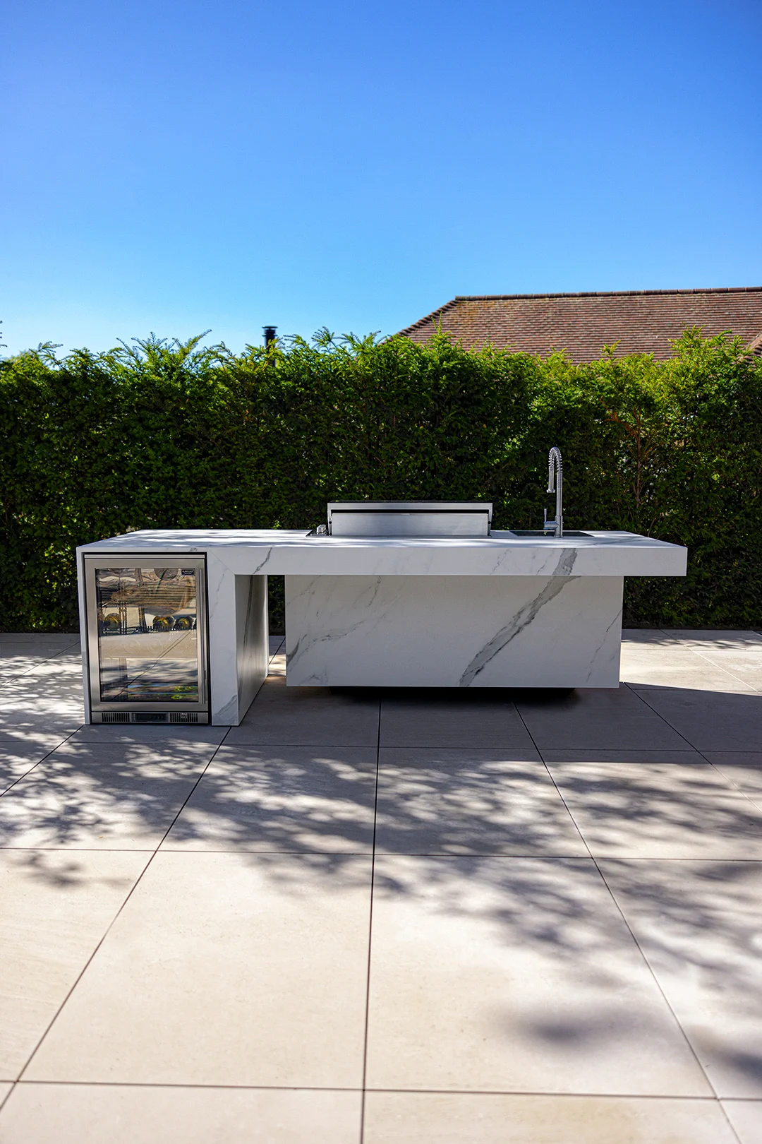 luxe outdoor kitchen