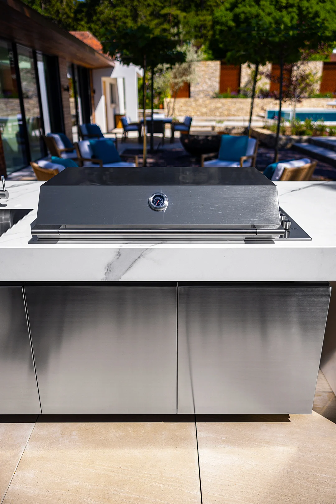 high end luxury outdoor kitchen