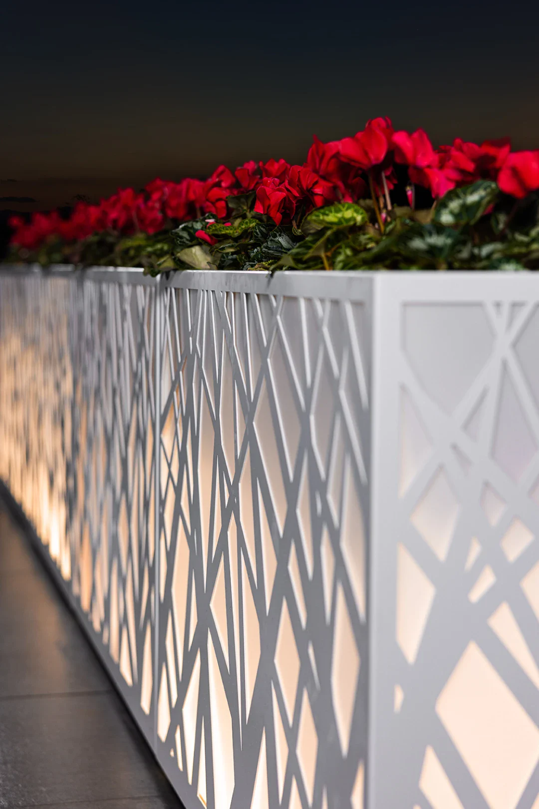 outdoor illuminated planters