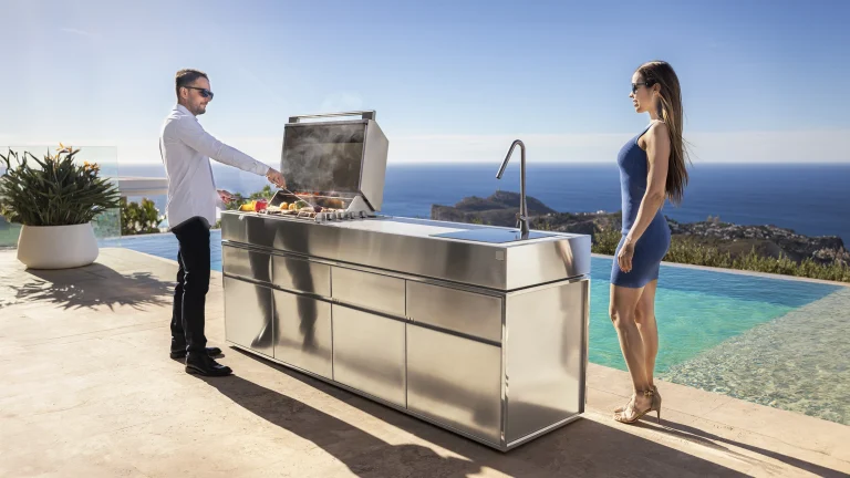 high end luxury outdoor kitchen