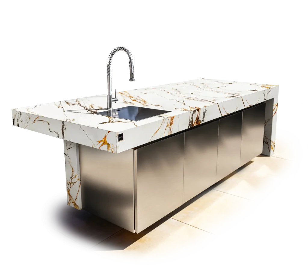 luxe outdoor kitchen